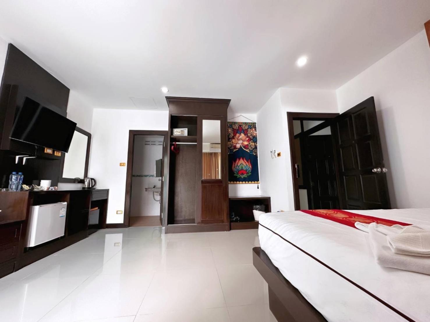 Abby'S House Hotel Patong 外观 照片
